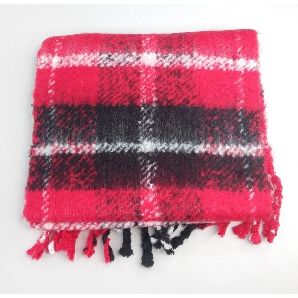 NWOT Victoria's Secret Plaid Neck Scarf
